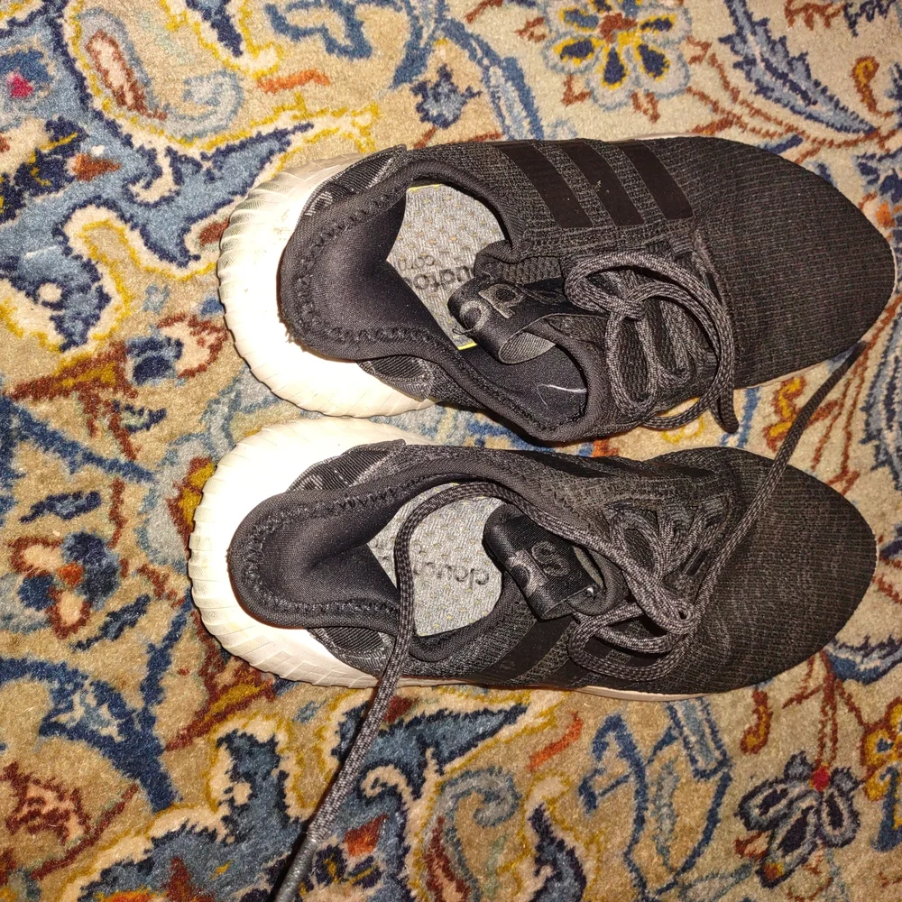 adidas grey cloudfoot sneakers with black stripe size 7.5